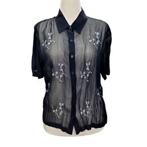 EUC Vintage Karin Stevens black floral embroidered short sleeve shirt blouse 12